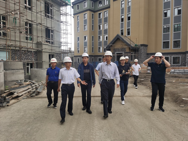 1长白山管委会向导视察304am永利集团官网·山河府项目_副本.png